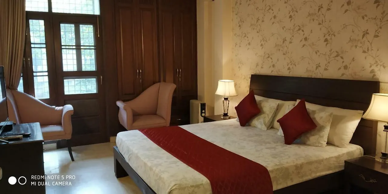 Short Stay Luxury Separate 3Bhk In Green Park Near Metro With Lift Minimum 3 Nights New Delhi Apartment