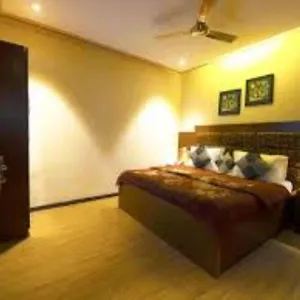 Hotel Red Blu, New Delhi