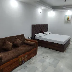 Bed & Breakfast Shanti Residency, New Delhi